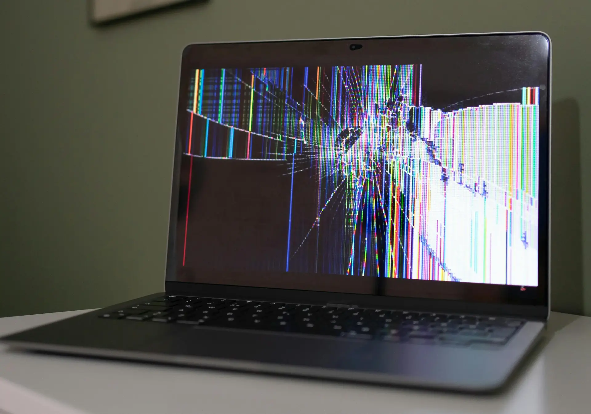 Professional laptop screen repair and replacement in Welland, Ontario - JTG Systems expert technicians fixing cracked LCD displays, LED screens, OLED panels, and touchscreen laptops for Dell, HP, Lenovo, ASUS, MacBook and all major brands