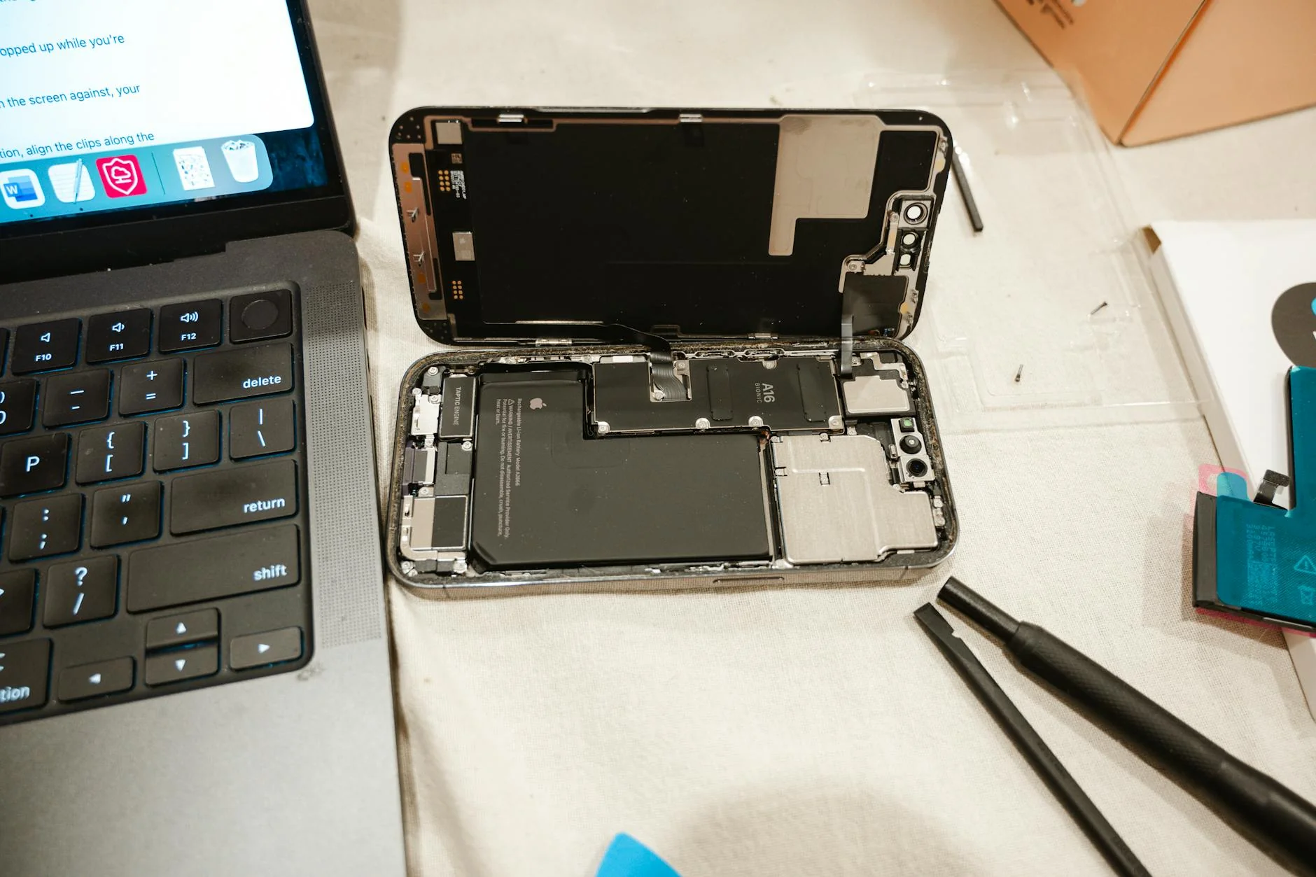 Battery replacement tools and new lithium cell illustrative graphic